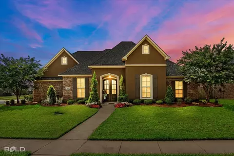 801 Entrada St, Bossier City, LA 71111