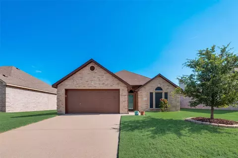 3201 Canary Ln, Midlothian, TX 76065