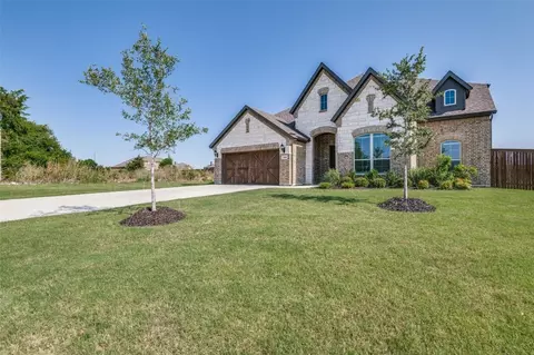 3801 Grove Valley Rd, Midlothian, TX 76065