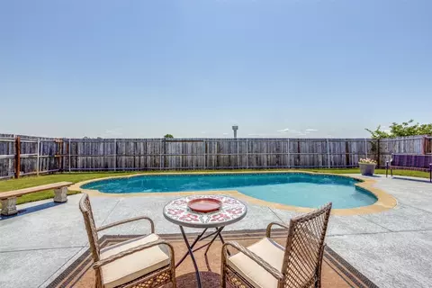 719 Mallard Dr, Nevada, TX 75173