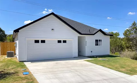 5508 Van Horn Dr, Granbury, TX 76048