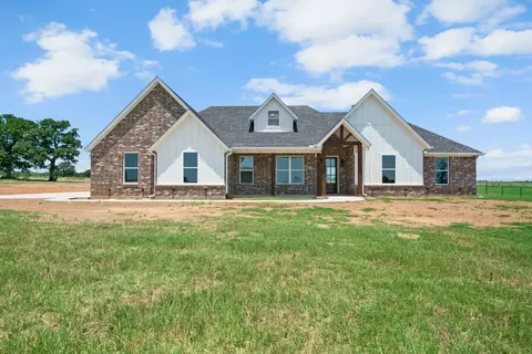 1009 Monarch Ct, Poolville, TX 76487
