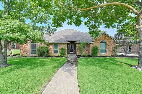 7121 Holden Dr, Rockwall, TX 75087