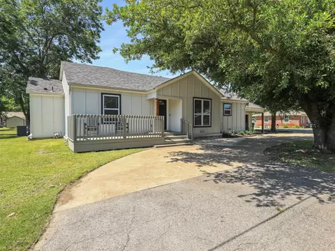 608 W Elm St, Celina, TX 75009