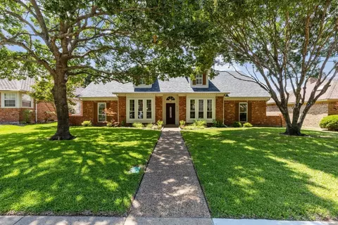 2666 Honeysuckle Dr, Richardson, TX 75082