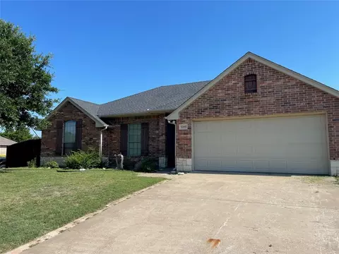 6205 Cynthia Dr, Midlothian, TX 76065