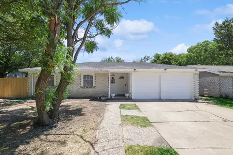 716 Heathcliff Dr, Everman, TX 76140
