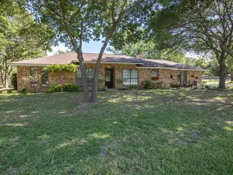 102 Silverwood Dr, Ovilla, TX 75154
