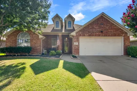 6507 Bluebird Dr, Arlington, TX 76001