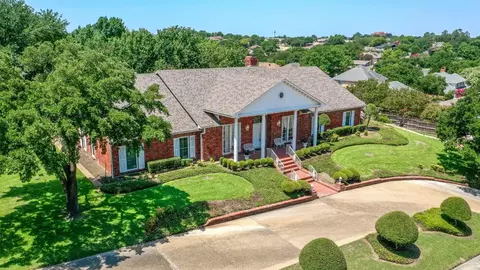 1717 Surrey Ct, Garland, TX 75043