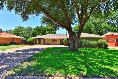 2334 Crescent Dr, Abilene, TX 79605