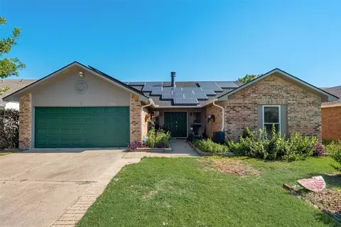 1706 Clark Trl, Grand Prairie, TX 75052