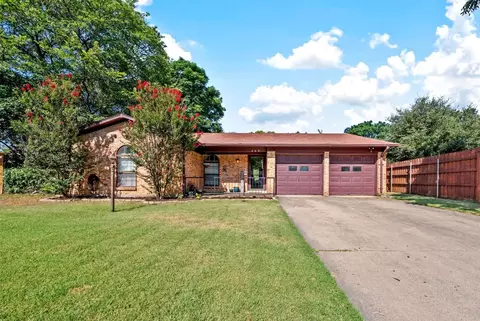 205 Bowles Dr, Hurst, TX 76053
