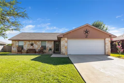2111 8th St, Brownwood, TX 76801