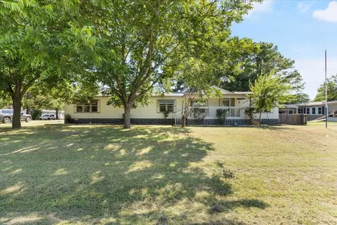 1707 E Apache Trl, Granbury, TX 76048