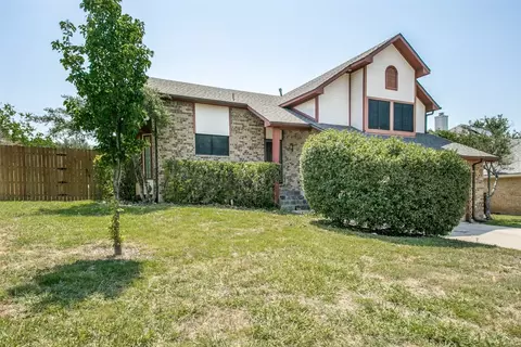 7108 Cook Cir, North Richland Hills, TX 76182