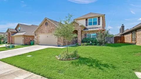 1808 Silver Oak Dr, Gainesville, TX 76240