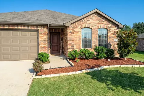 416 Highmeadow Dr, Aubrey, TX 76227