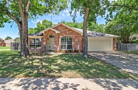 1626 Summertree Ln, Grand Prairie, TX 75052