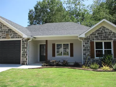 120 Pine St, Emory, TX 75440