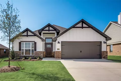 4804 Elite Dr, Sanger, TX 76266