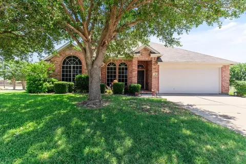 5 Lucas Ln, Edgecliff Village, TX 76134