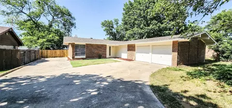 2403 Jewell Dr, Arlington, TX 76016