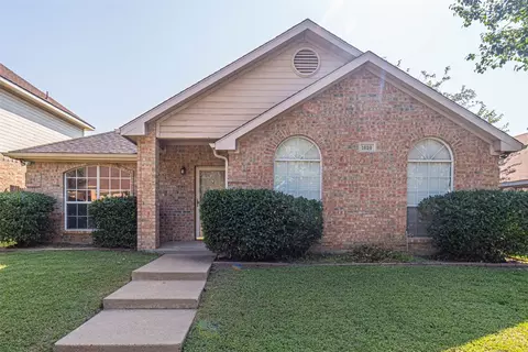 1620 Chapman St, Cedar Hill, TX 75104