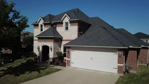 401 Blue Daze Ct, Burleson, TX 76028