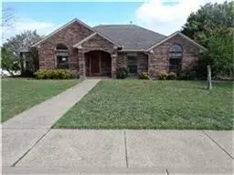 501 Maywood Ln, Desoto, TX 75115