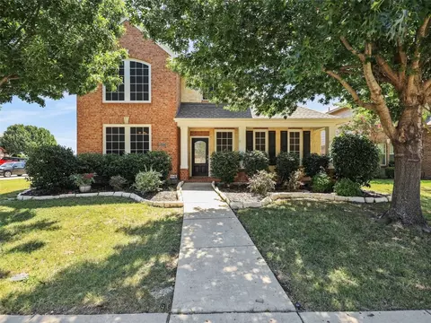 10224 Fossil Valley Dr, Fort Worth, TX 76131