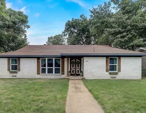 1707 Bluebonnet Trl, Arlington, TX 76013