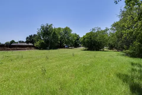 921 Delk Dr, Arlington, TX 76013