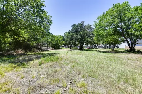 2318 Cales Dr, Arlington, TX 76013