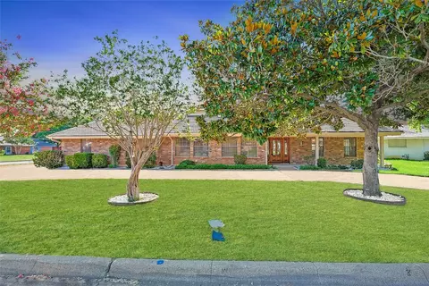 1800 Waterwood Dr, Arlington, TX 76012