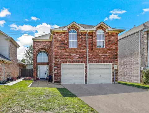 2092 Montclair Ln, Lewisville, TX 75067