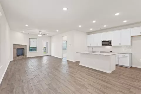 434 Edwards, Pilot Point, TX 76258 photo 4