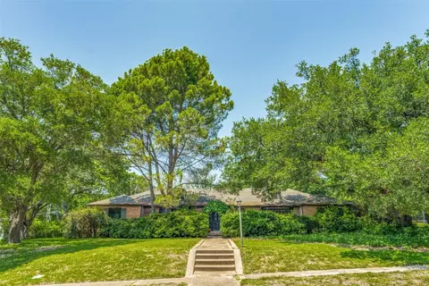 7111 Twin Tree Ln, Dallas, TX 75214