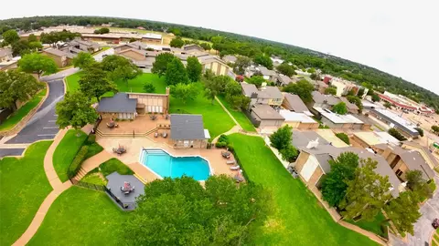 2905 Oak Shadows Cir, Bedford, TX 76021