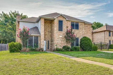 1212 Estate Ln, Desoto, TX 75115