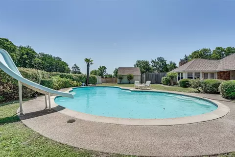 917 Red Oak Creek Dr, Ovilla, TX 75154