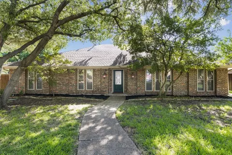 2409 Camden Ct, Plano, TX 75075
