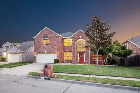 5637 Meadows Way, North Richland Hills, TX 76180