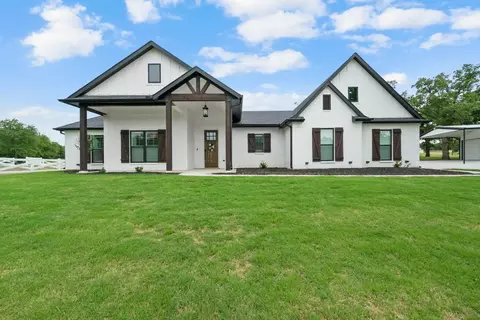443 Sarra Ln, Poolville, TX 76487