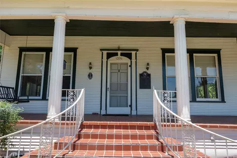 1206 W 4th Ave, Corsicana, TX 75110