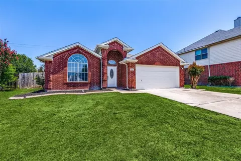 4712 Times St, Grand Prairie, TX 75052