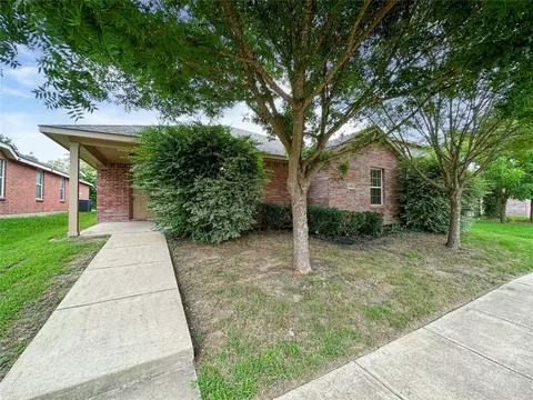 648 Mission Ln, Lancaster, TX 75146