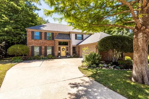 113 Fall Creek Ct, Garland, TX 75044
