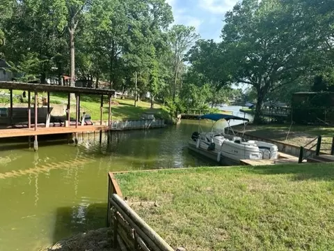 106 Circulito Cir, Gun Barrel City, TX 75156