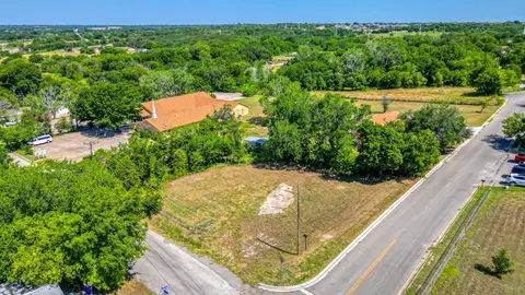 402 W 7th St, Weatherford, TX 76086